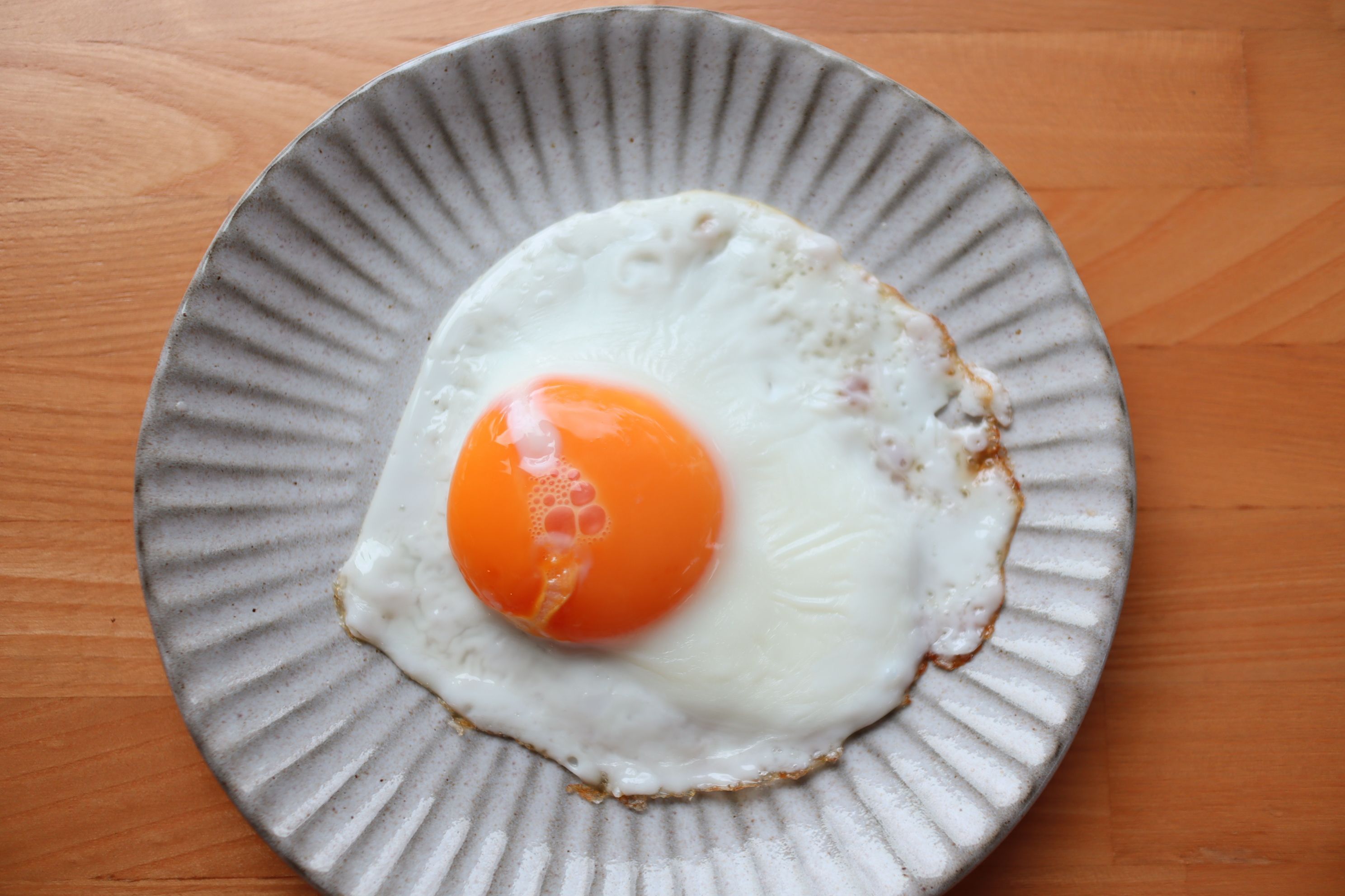 目玉焼き が超絶おいしくなる 卵のプロが教える作り方のコツとは 暮らしニスタ