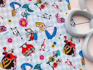 ダイソー ディズニー手芸用品 夢見るアリスのはぎれ 暮らしニスタ ダイソー ディズニー手芸用品 夢見るアリスのはぎれ 暮らしニスタ