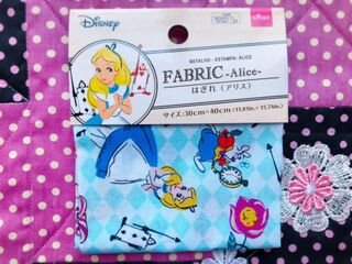 ダイソー ディズニー手芸用品 夢見るアリスのはぎれ 暮らしニスタ ダイソー ディズニー手芸用品 夢見るアリスのはぎれ 暮らしニスタ