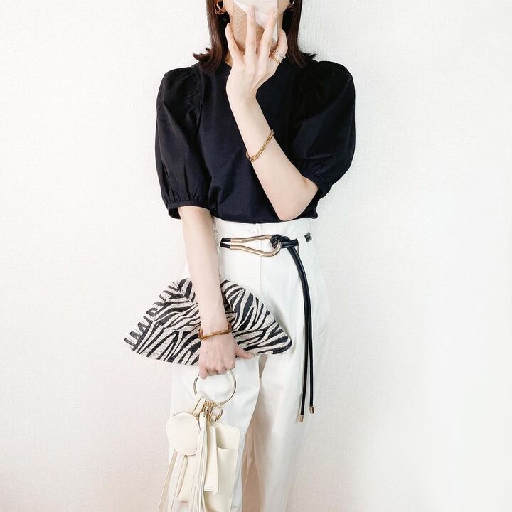 【GU】1,490円で高見え決定!二の腕もすっきりカバーする旬なトップス