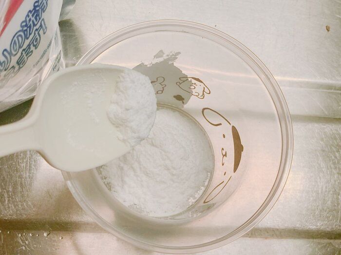 ウワサの 重曹ペースト でキッチンのガンコな汚れがここまで落ちた 暮らしニスタ