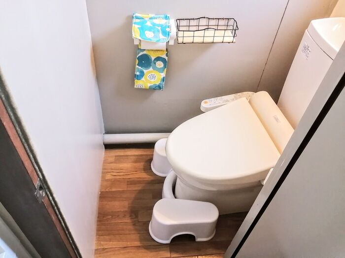 思った以上に汚れてる トイレで見逃しがちな あの場所 のカンタンお掃除術 暮らしニスタ 思った以上に汚れてる トイレで見逃しがちな あの場所 のカンタンお掃除術 暮らしニスタ