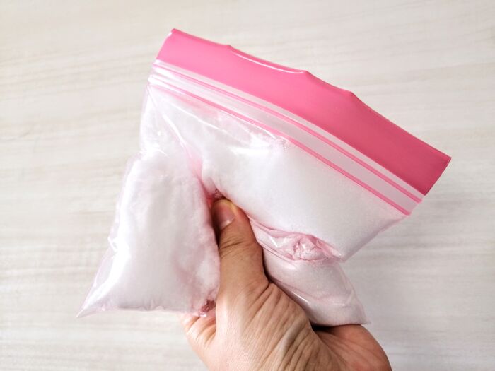 解決策が真逆だった 固まった 塩 と 砂糖 をサラサラにする方法 暮らしニスタ 解決策が真逆だった 固まった 塩 と 砂糖 をサラサラにする方法 暮らしニスタ