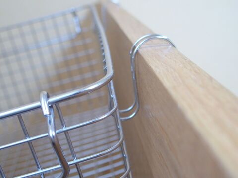 無印良品 ステンレスワイヤーバスケットの浮かせ技で 就寝前の羽織りモノやパジャマの一時置きに 暮らしニスタ 無印良品 ステンレスワイヤーバスケットの浮かせ技で 就寝前の羽織りモノやパジャマの一時置きに 暮らしニスタ