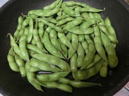 1.枝豆を茹で蒸しにする