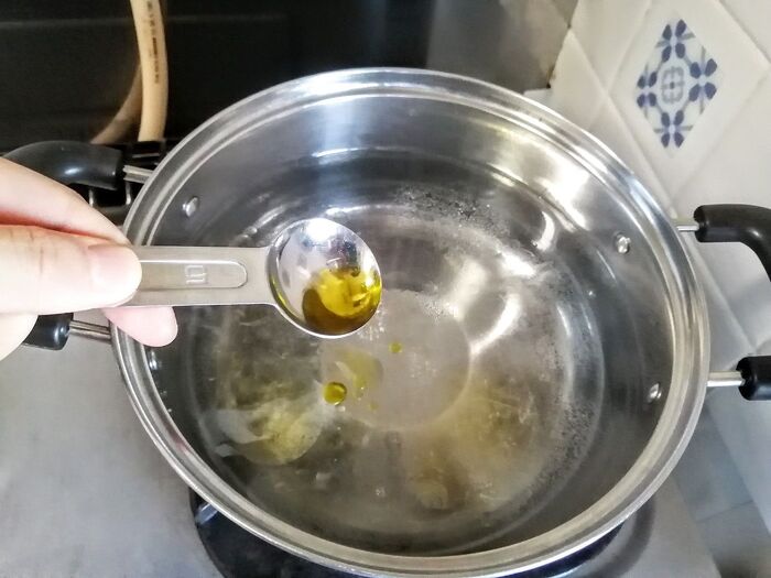 まさかの使い方も オリーブオイルの意外な活用方法3つ 暮らしニスタ まさかの使い方も オリーブオイルの意外な活用方法3つ 暮らしニスタ