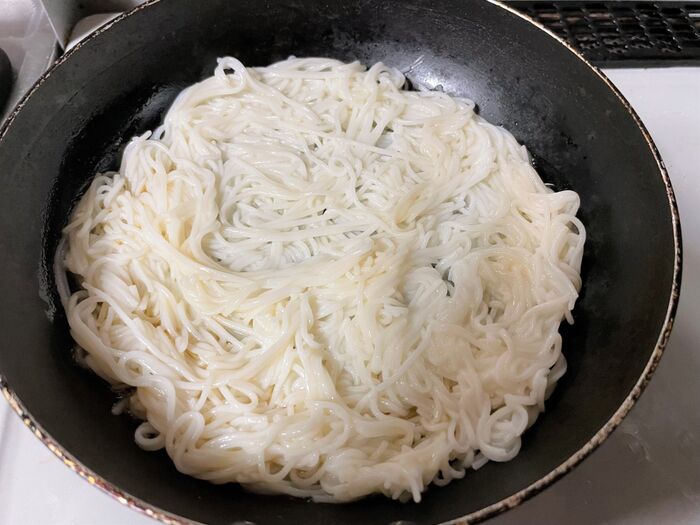 残ったそうめんのリメイクレシピ まさかの人気デザート ボリュームごはんに 暮らしニスタ 残ったそうめんのリメイクレシピ まさかの人気デザート ボリュームごはんに 暮らしニスタ