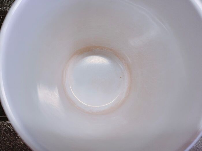 カップのコーヒー汚れを瞬殺 手早くラク に落とすベストな方法とは 暮らしニスタ カップのコーヒー汚れを瞬殺 手早くラク に落とすベストな方法とは 暮らしニスタ