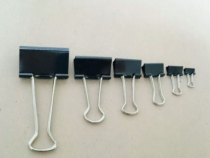 余ってる「ダブルクリップ」がこんなに使えるとは!裏ワザ収納術3選