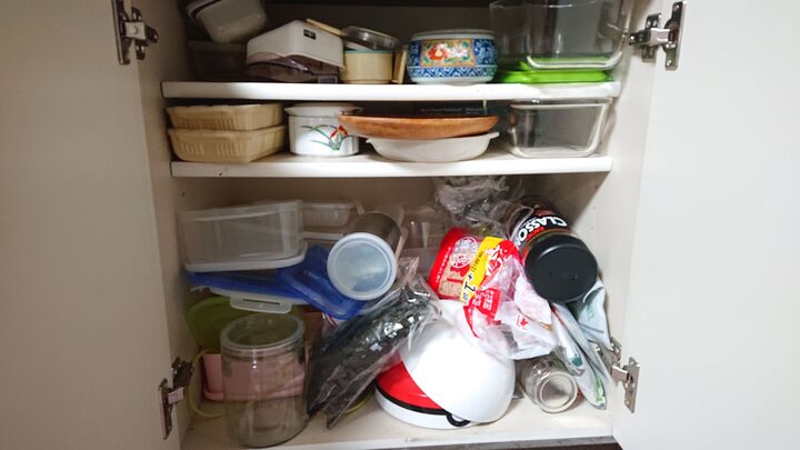 【リアル収納レポ】ズボラでもできる!ごちゃごちゃの食器棚下を即スッキリさせる方法とは?
