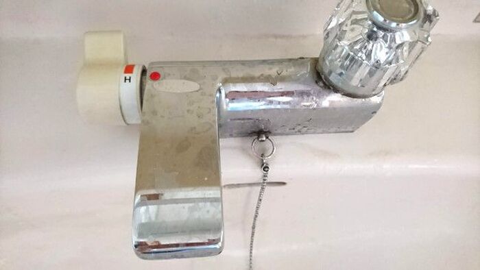 捨てないで 歯磨き粉はお掃除に使える 手強い 3つの汚れ がピカピカ 真っ白に 暮らしニスタ 捨てないで 歯磨き粉はお掃除に使える 手強い 3つの汚れ がピカピカ 真っ白に 暮らしニスタ