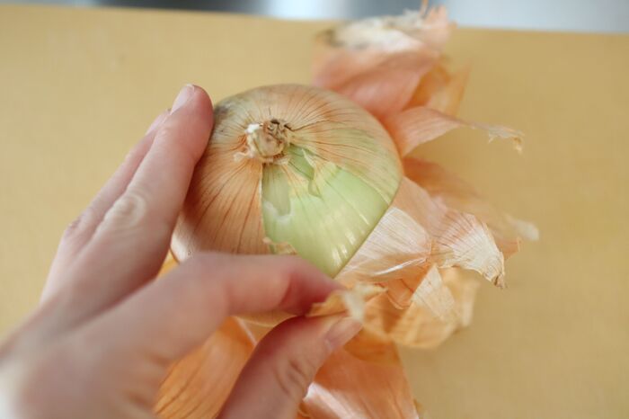 丸ごとでもok 玉ねぎをおいしく冷凍保存するコツとは 暮らしニスタ 丸ごとでもok 玉ねぎをおいしく冷凍保存するコツとは 暮らしニスタ