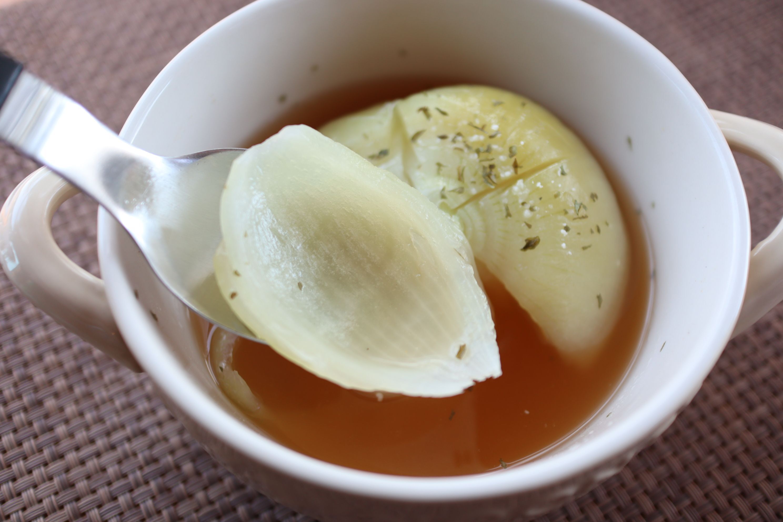 丸ごとでもok 玉ねぎをおいしく冷凍保存するコツとは 暮らしニスタ こんにちは 暮らしニスタ 家事コツ研究室 ｄメニューニュース Nttドコモ