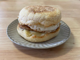 コストコ食材で朝マックのソーセージエッグマフィンを簡単再現！