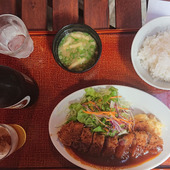 人気の洋食　「朝日」　行列の向こう側にあるもの・・・・