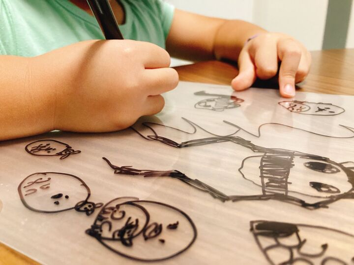 あんなもので落ちるの!?油性ペンの落書きを落とす意外な方法