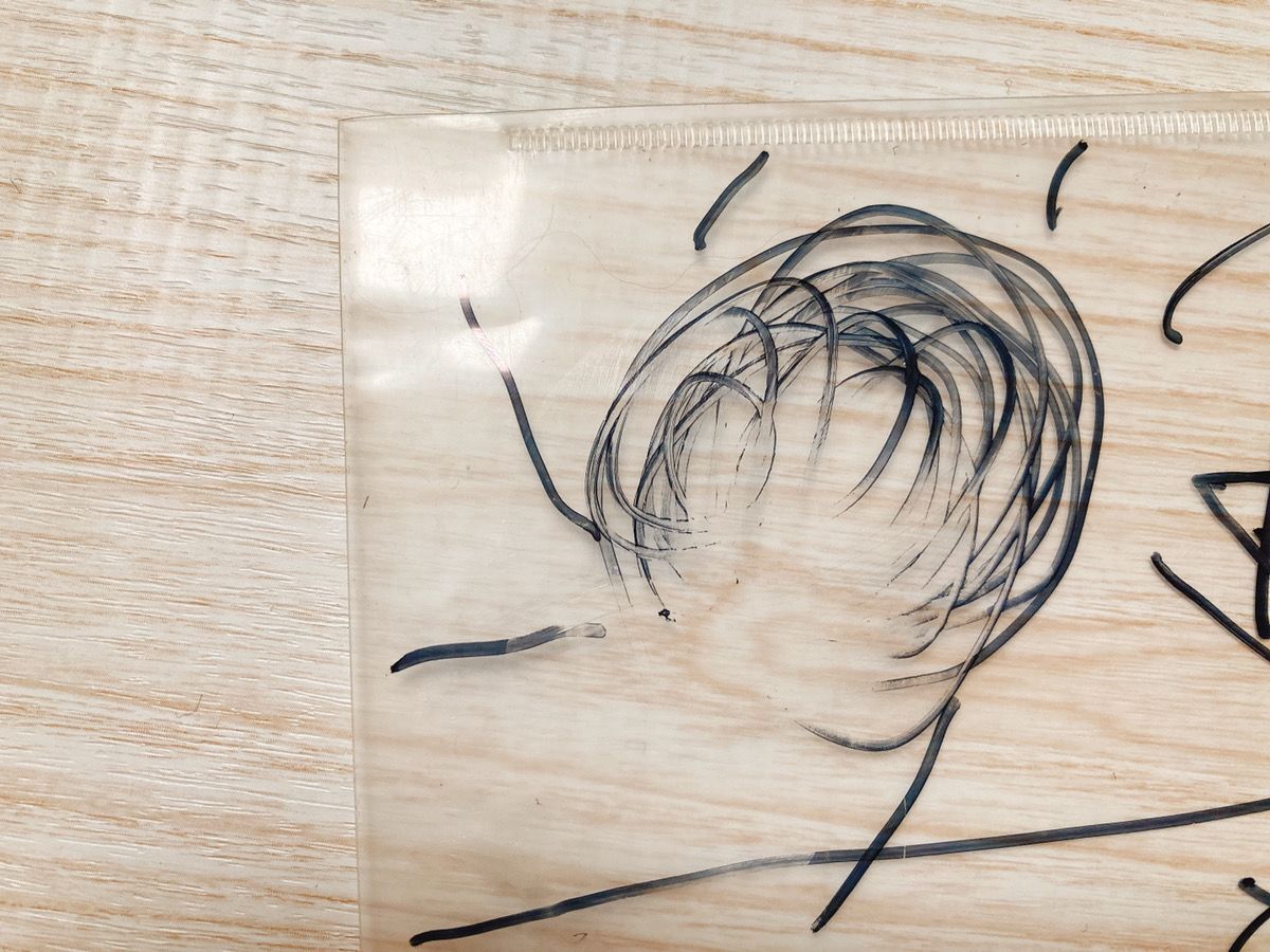 あんなもので落ちるの！？油性ペンの落書きを落とす意外な方法｜暮らし 