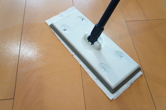 クイックルワイパーの端っこがもったいない とことんムダなく使う方法とは 暮らしニスタ クイックルワイパーの端っこがもったいない とことんムダなく使う方法とは 暮らしニスタ