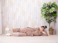 更年期でも“痩せ体質”になれる！寝ながらできる「股関節ストレッチ3つ」が効果絶大！！
