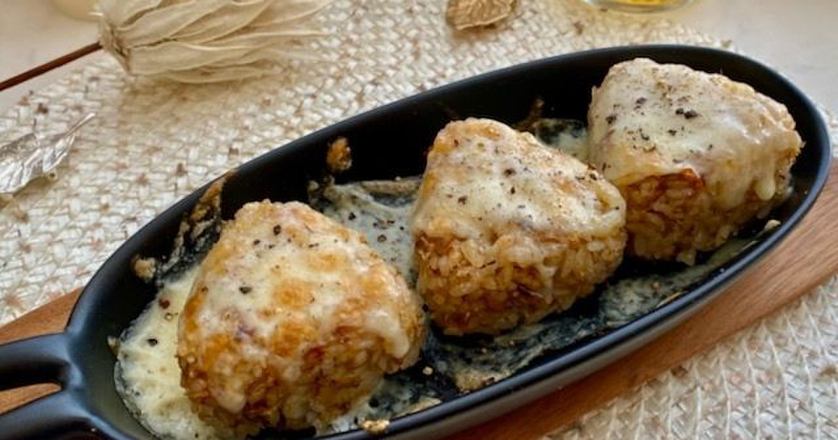 カリッとチーズとおかかが香ばしいもち麦入りプチ焼きおにぎり 暮らしニスタ