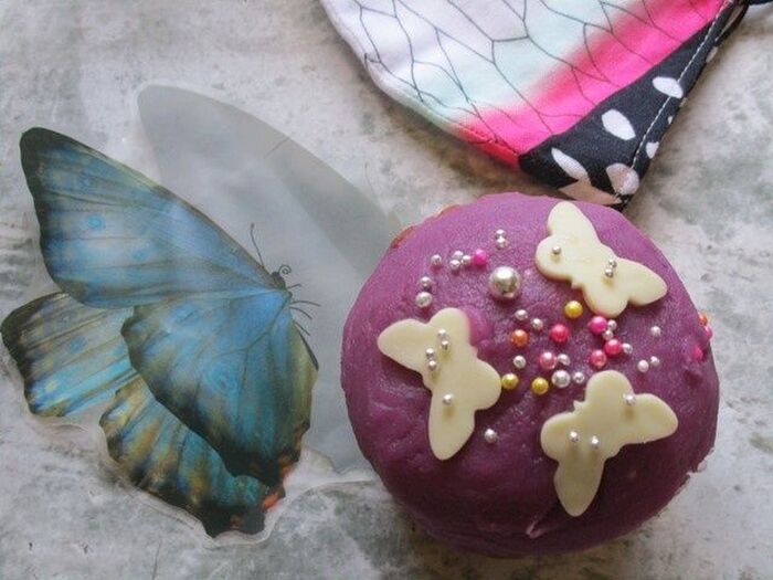 鬼滅の刃：蝶モチーフが女の子に喜ばれる藤色のカップケーキ♪