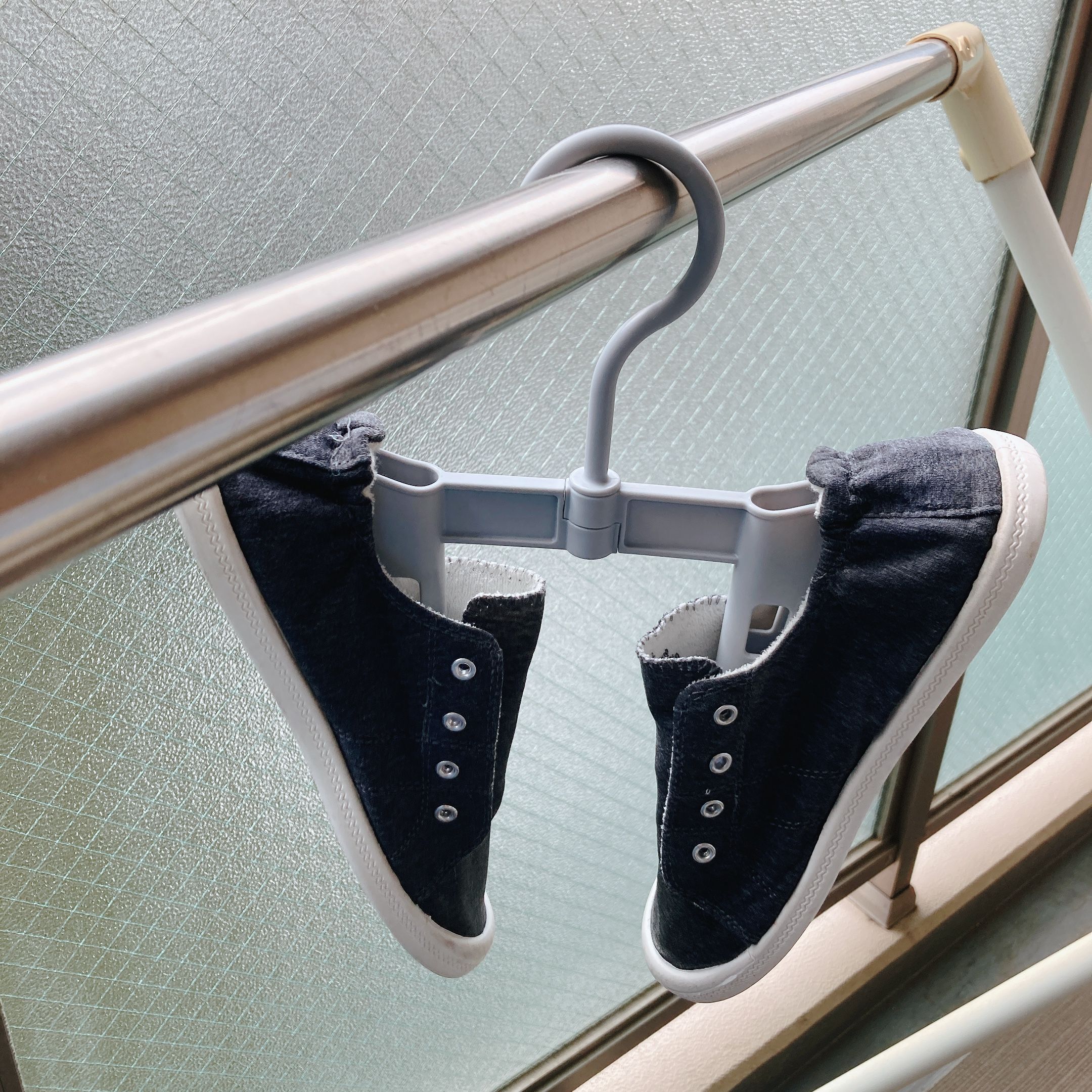 ダイソー 変なハンガーが役立ちすぎて感動 特許も取ったすごい実力を見よ 暮らしニスタ