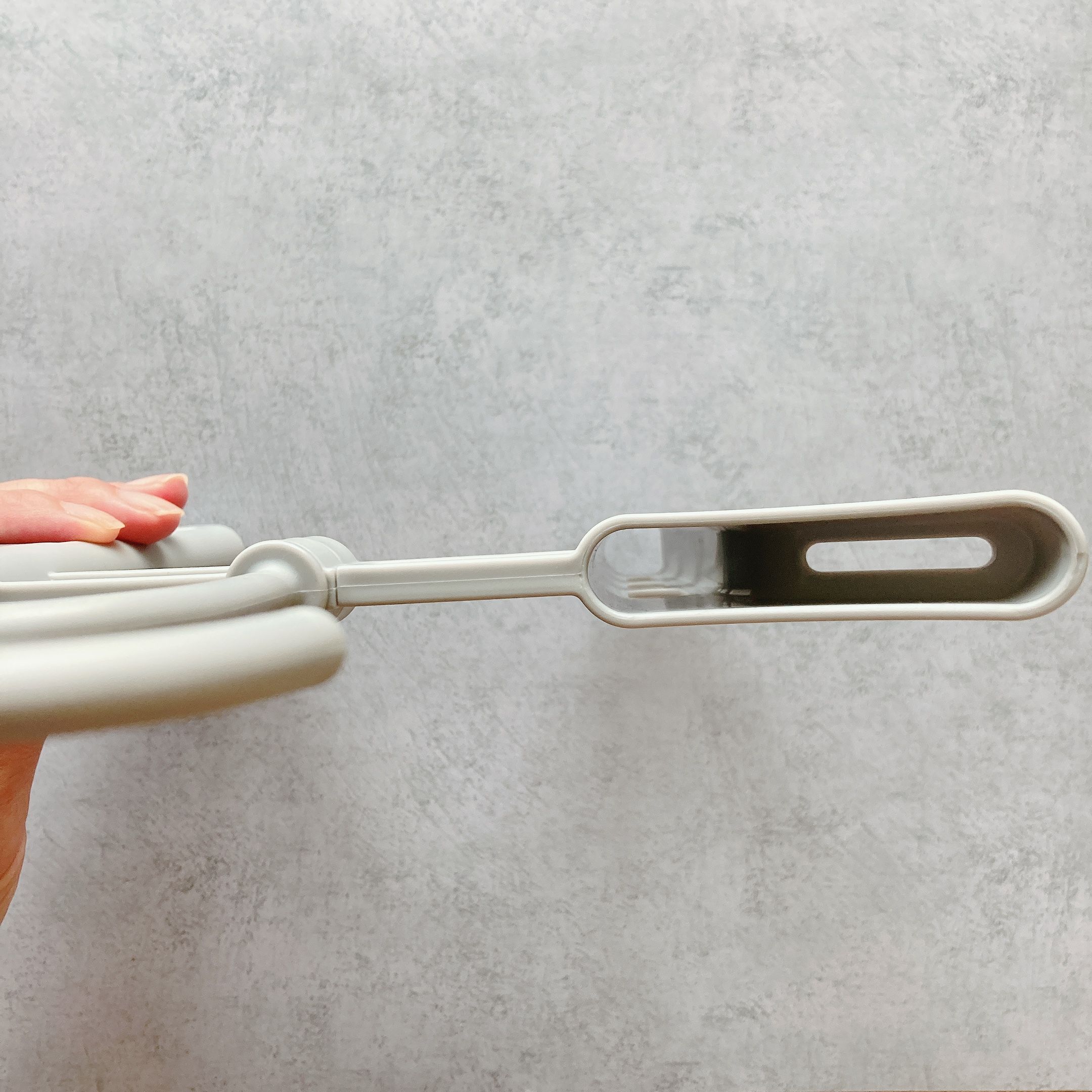 ダイソー 変なハンガーが役立ちすぎて感動 特許も取ったすごい実力を見よ 暮らしニスタ