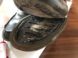 ダイソーで見つけた 靴底補修用ボンドと靴クリームがすごい 暮らしニスタ ダイソーで見つけた 靴底補修用ボンドと靴クリームがすごい 暮らしニスタ