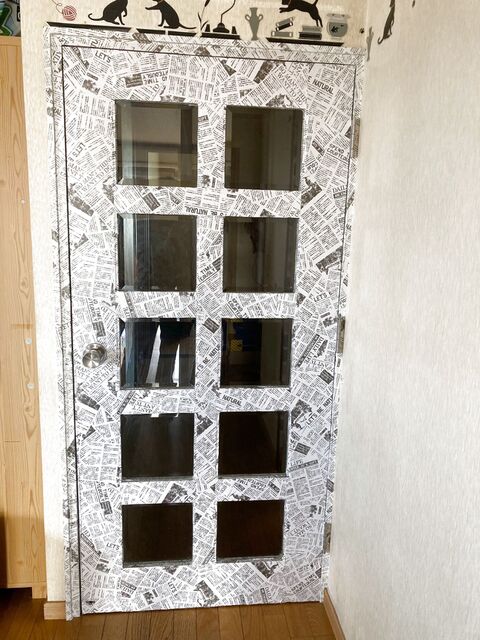 リビングのドアを壁紙でリメイク 暮らしニスタ リビングのドアを壁紙でリメイク 暮らしニスタ