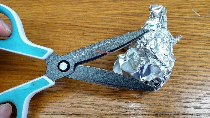 早くやればよかった ハサミの切れ味が身近なものでカンタン復活 最強ワザも 暮らしニスタ こんにちは 家事コツ研究員のsです みな dメニューニュース Nttドコモ 早くやればよかった ハサミの切れ味が身近なものでカンタン復活 最強ワザも 暮らしニスタ こんにちは 家事コツ研究員のsです みな dメニューニュース Nttドコモ