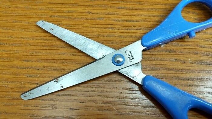 早くやればよかった ハサミの切れ味が身近なものでカンタン復活 最強ワザも 暮らしニスタ 早くやればよかった ハサミの切れ味が身近なものでカンタン復活 最強ワザも 暮らしニスタ