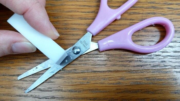早くやればよかった ハサミの切れ味が身近なものでカンタン復活 最強ワザも 暮らしニスタ 早くやればよかった ハサミの切れ味が身近なものでカンタン復活 最強ワザも 暮らしニスタ