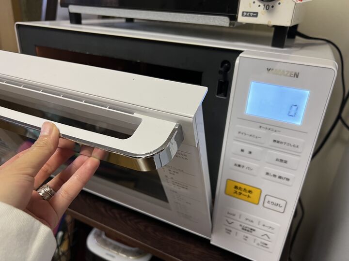 ラク〜にピカピカ♪電子レンジのしつこい汚れに効く最強ワザとは?