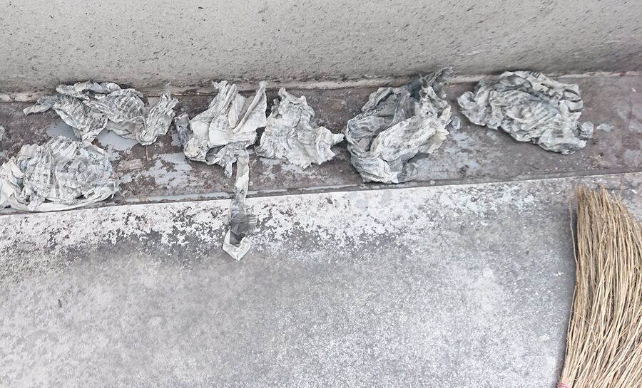 水を流さないベランダ掃除 新聞紙 重曹水でピッカピカ マンションでも安心 暮らしニスタ 水を流さないベランダ掃除 新聞紙 重曹水でピッカピカ マンションでも安心 暮らしニスタ