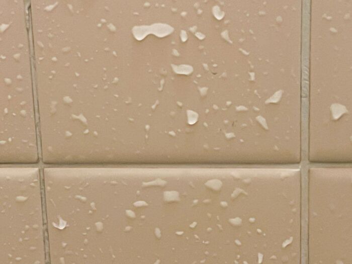 たった5分でお風呂すっきり 漂白剤 片栗粉 が最強のカビ取り剤に 暮らしニスタ たった5分でお風呂すっきり 漂白剤 片栗粉 が最強のカビ取り剤に 暮らしニスタ