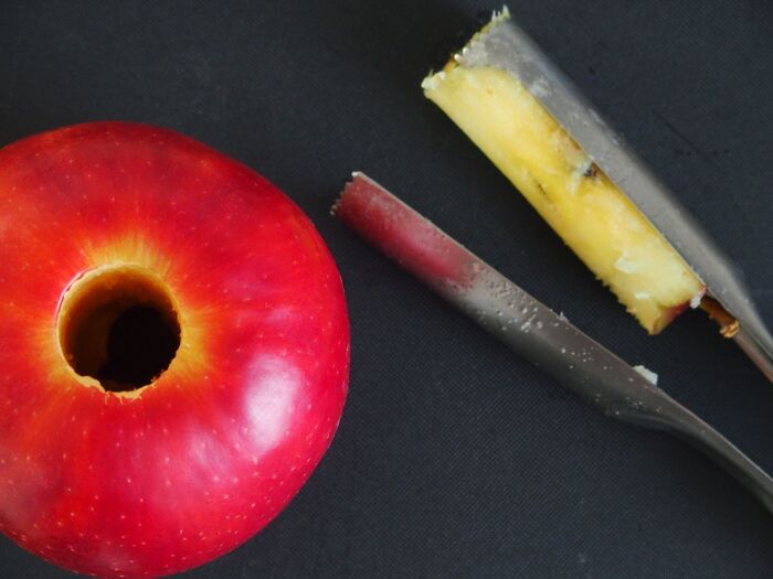 皮ごと食べたい輪切りリンゴが食べやすい！芯抜き器