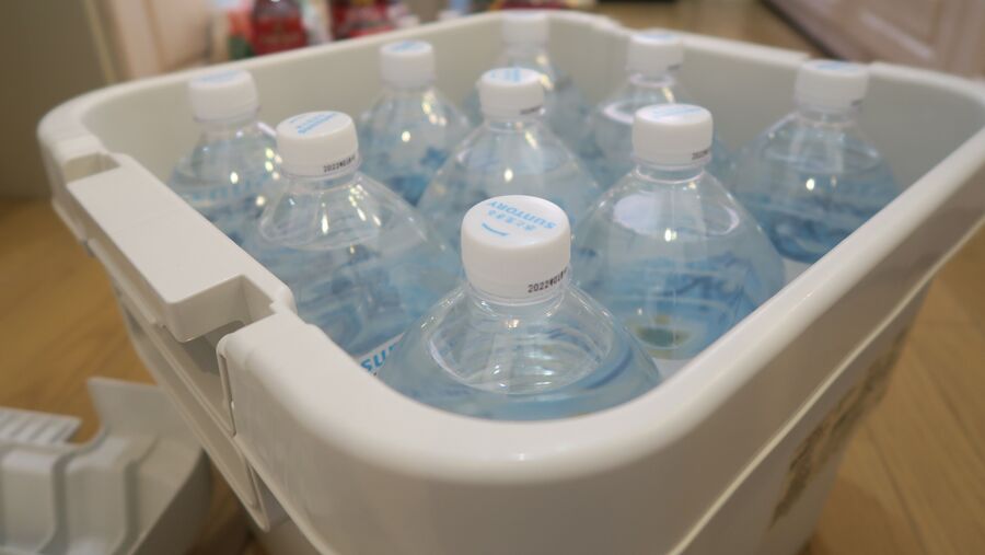 収納場所は計7カ所 わが家は 水 をこうして分散収納してます ストック 防災備蓄 暮らしニスタ 収納場所は計7カ所 わが家は 水 をこうして分散収納してます ストック 防災備蓄 暮らしニスタ