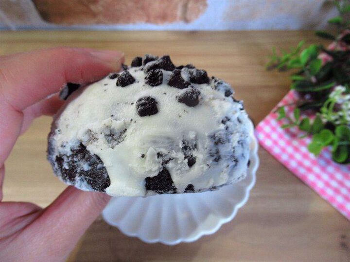 インスタ1.4万いいね超えと超話題!ローソンの絶品すぎる最新作スイーツを実食レポ♪