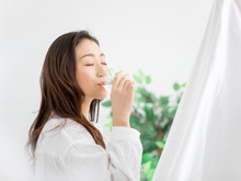 実は危険！冬の「かくれ脱水」。正しい水分補給方法を薬剤師が解説