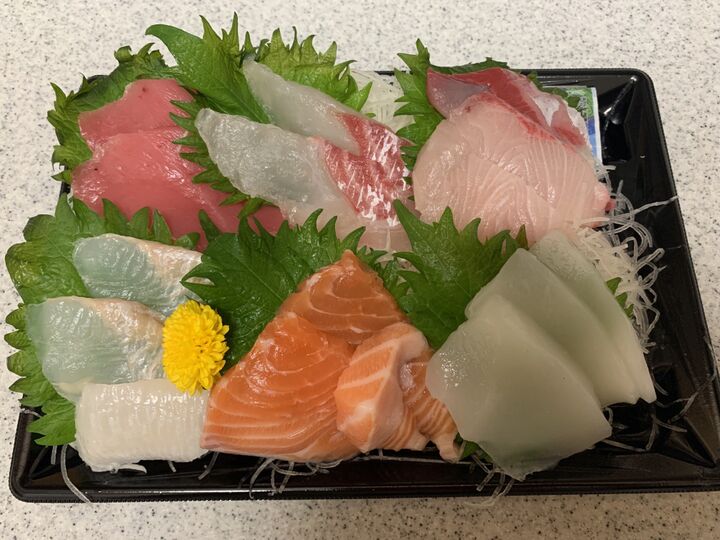 生臭さが消えた!スーパーのお刺し身を劇的においしくする方法とは?