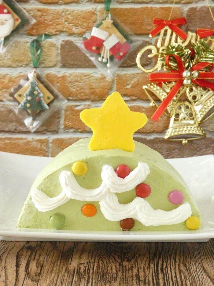 市販のケーキで簡単デコ★クリスマスツリーのハーフケーキ