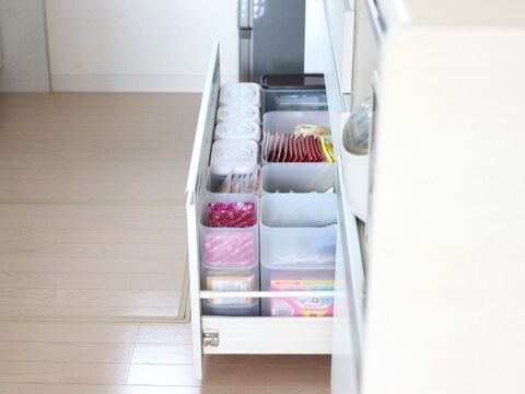 キッチン仕事を時短 賞味期限切れをなくす 食材ストックを見やすく収納するコツ 暮らしニスタ キッチン仕事を時短 賞味期限切れをなくす 食材ストックを見やすく収納するコツ 暮らしニスタ