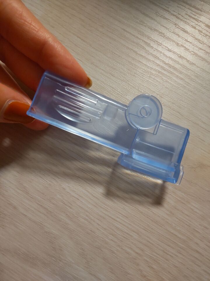 【ダイソー】何を挟むクリップなの!?意外な使い道で冷蔵庫のお悩みが解決!