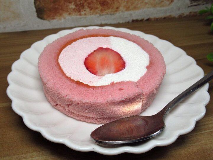 【ローソン】1月新商品はいちご尽くし!完成度高すぎの神ロールケーキを実食レポ♡