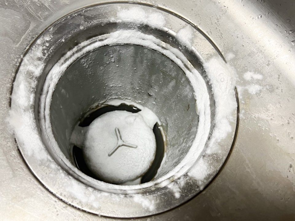 キッチン排水口のヌメリを一発解消 放っておくだけ のズボラお掃除 暮らしニスタ