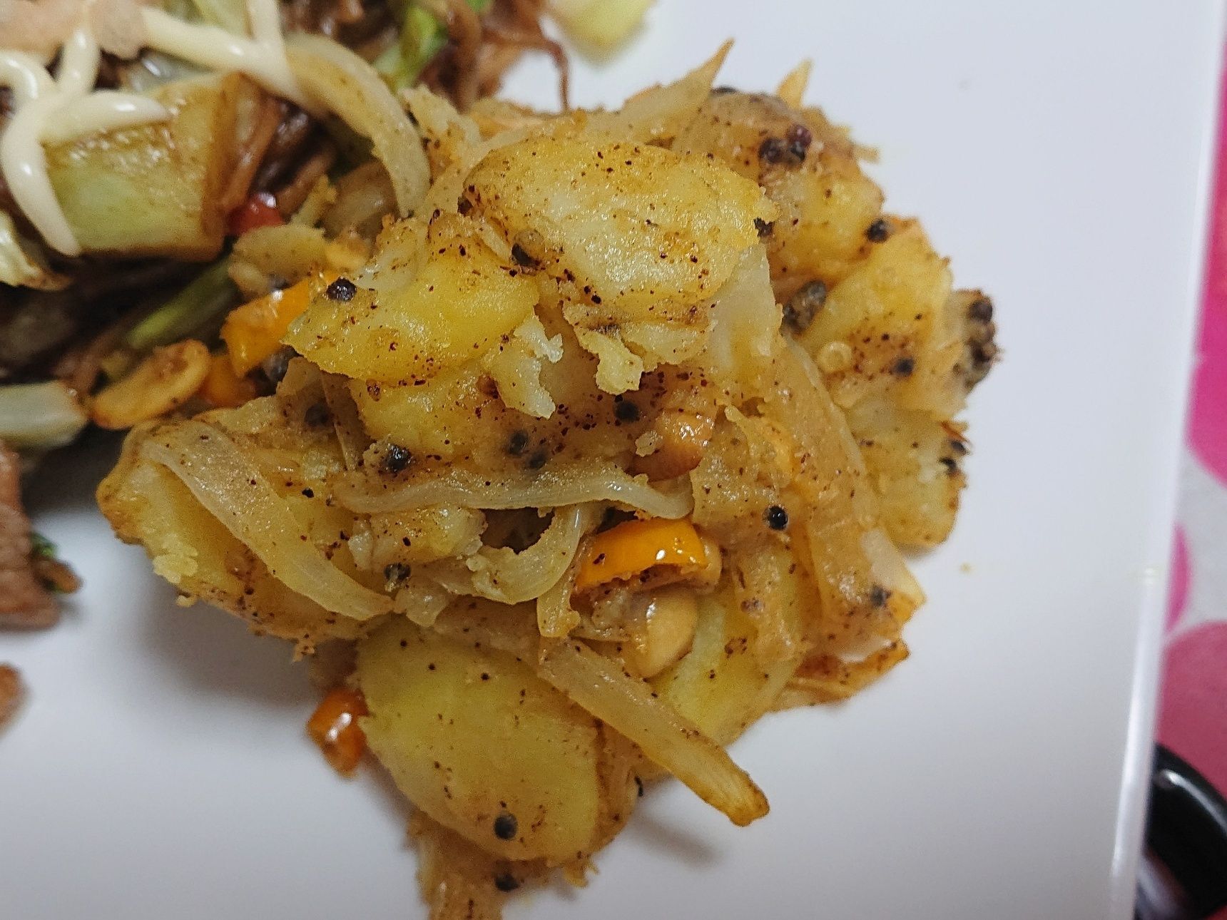  Aloo Masala アールマサラの春キャベツ焼きそば添え