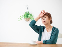 更年期あるある「私だけ汗だく...」はもう嫌！冬のホットフラッシュ対策を薬剤師が解説