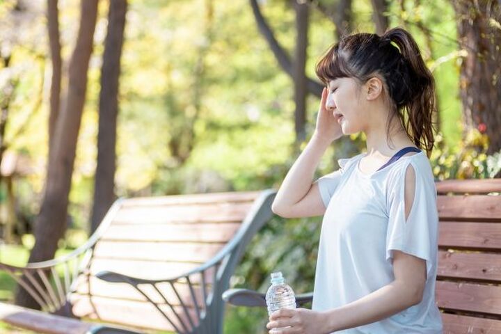 なんだか疲れやすいのは更年期の「かくれ貧血」かも…。改善法を薬剤師が解説