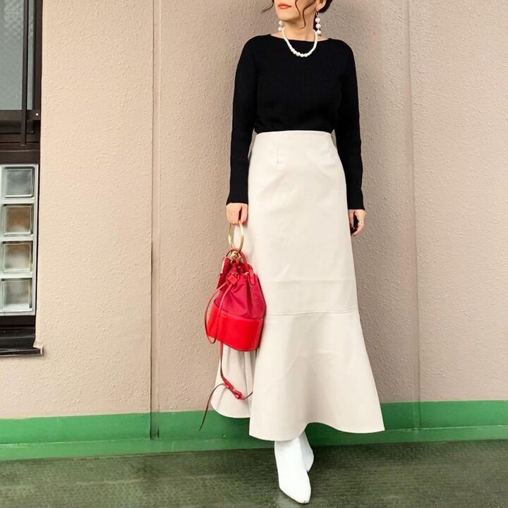 【ユニクロ】1,290円に値下げ中♪春まで使えるボートネックセーターは今が買い!