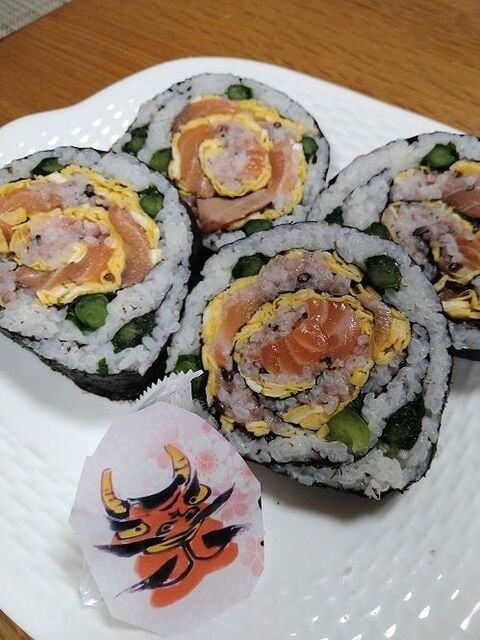 テレビで見た デコ巻き寿司 を作ってみた 暮らしニスタ テレビで見た デコ巻き寿司 を作ってみた 暮らしニスタ